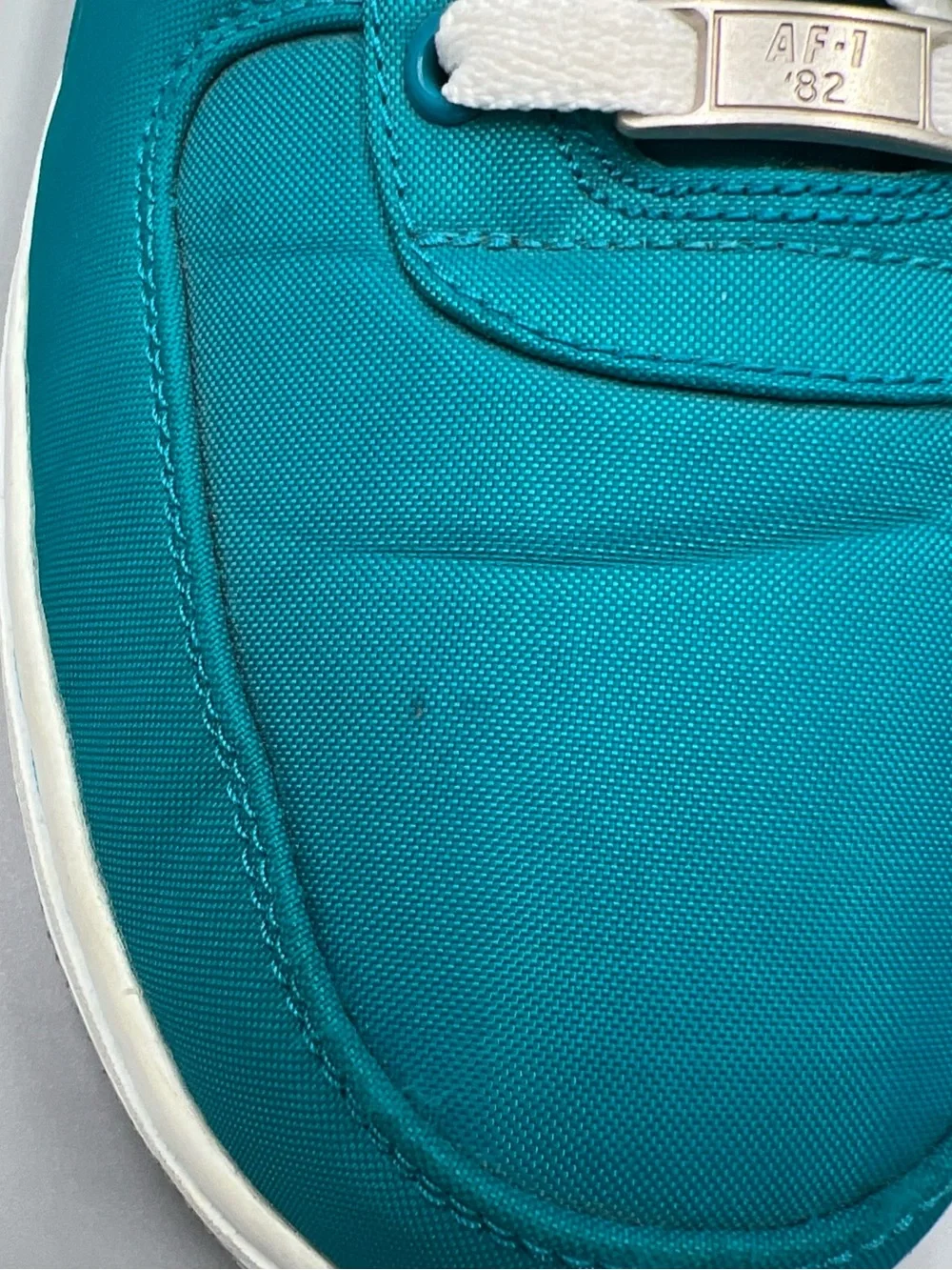 2012 Nike Air Force 1 Low Tropical Teal, White, Gray. Sz 11. 488298-310